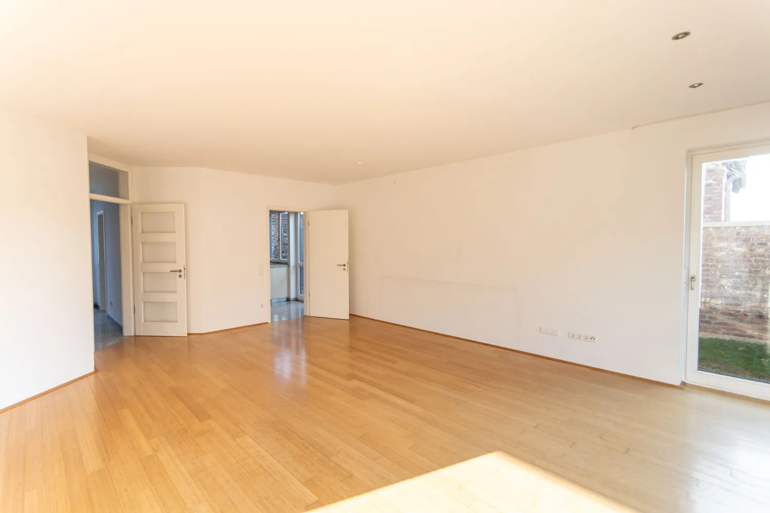 Modernes Einfamilienhaus mit hochwertiger Ausstattung in Rheinnähe - Photo 1