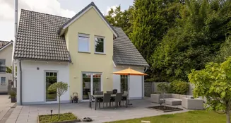 von_poll_real_estate_property_25047035B_image_0