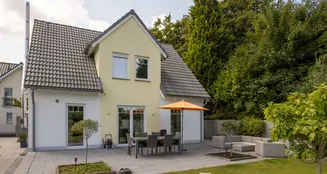 von_poll_real_estate_property_25047035B_image_1