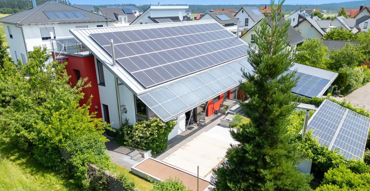 Modernes Haus mit Einliegerwohnung, Pool & PV-Ertrag, in Sackgassenlage – ca. 298 m² Gesamtfläche