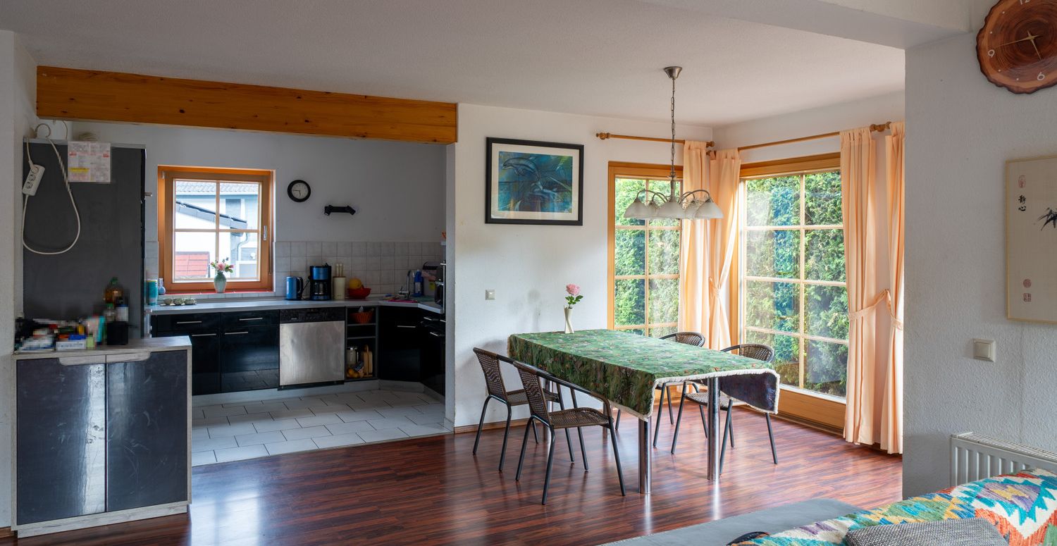 offenes Kochen und Essen, mit Terrassenzugang