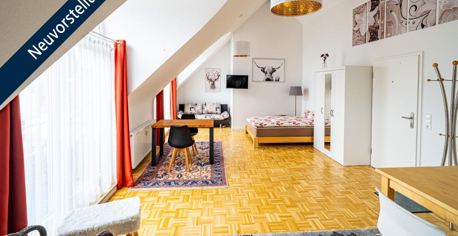 Renovierte und voll ausgestattete 1-Zimmer-Dachgeschoss-Wohnung in VS-Villingen - zentral und modern