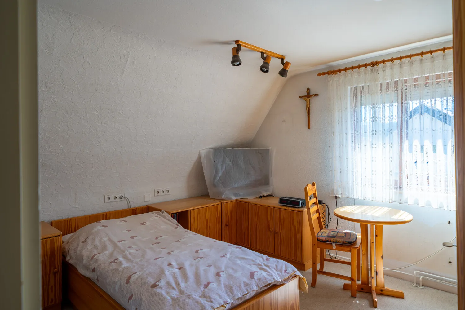 OG (Schlaf-)Zimmer - Küche möglich