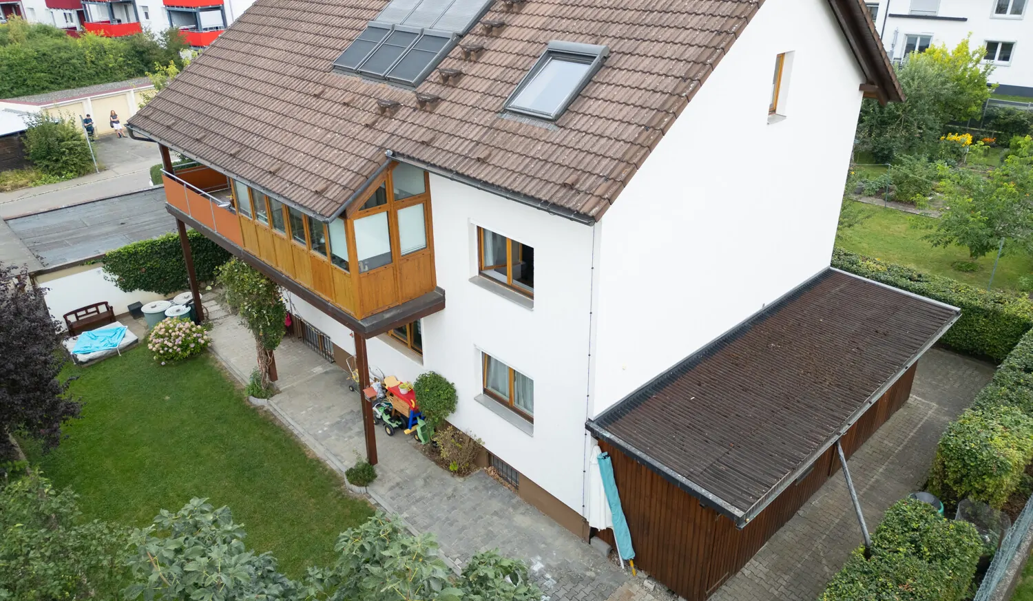 Luftaufnahme seitlicher Gartenbereich