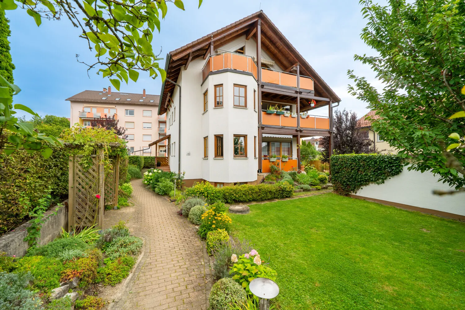 VON POLL IMMOBILIEN VS