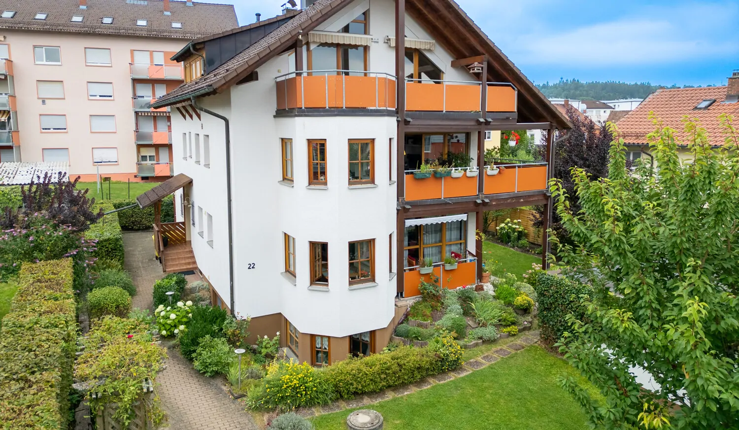 Luftaufnahme Zugang und Gartenseite