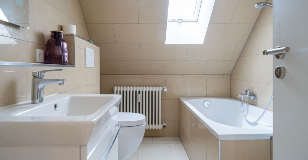 DG Bad 2 mit Badewanne