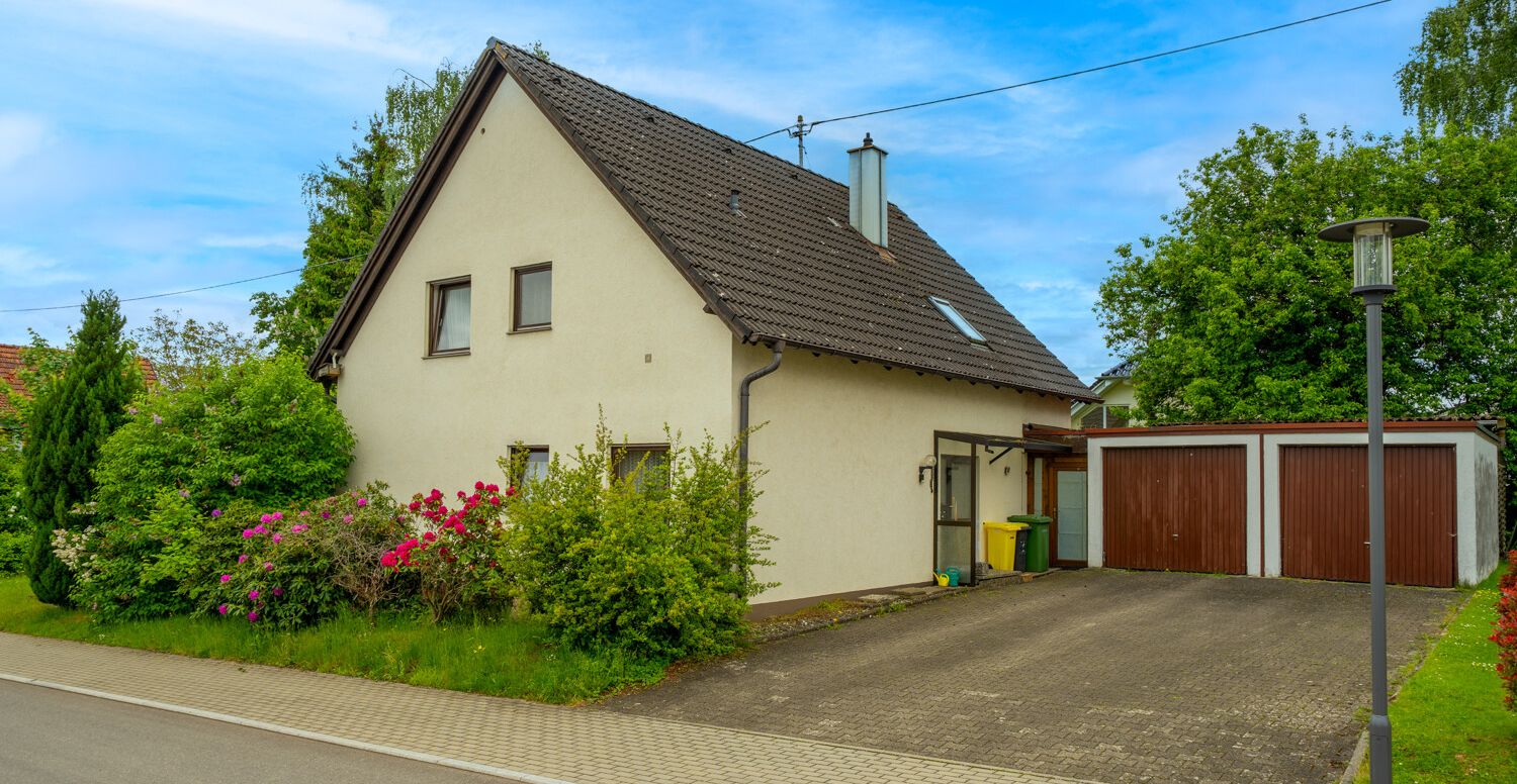 Großzügiges Einfamilienhaus mit Wintergarten und großem Gartengrundstück