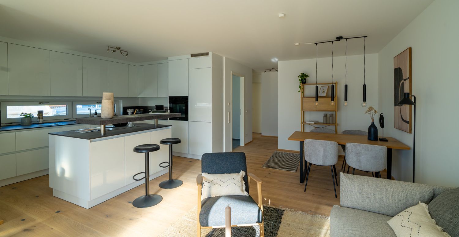 Musterwhg. Penthouse - helles Wohnen, Kochen und Essen