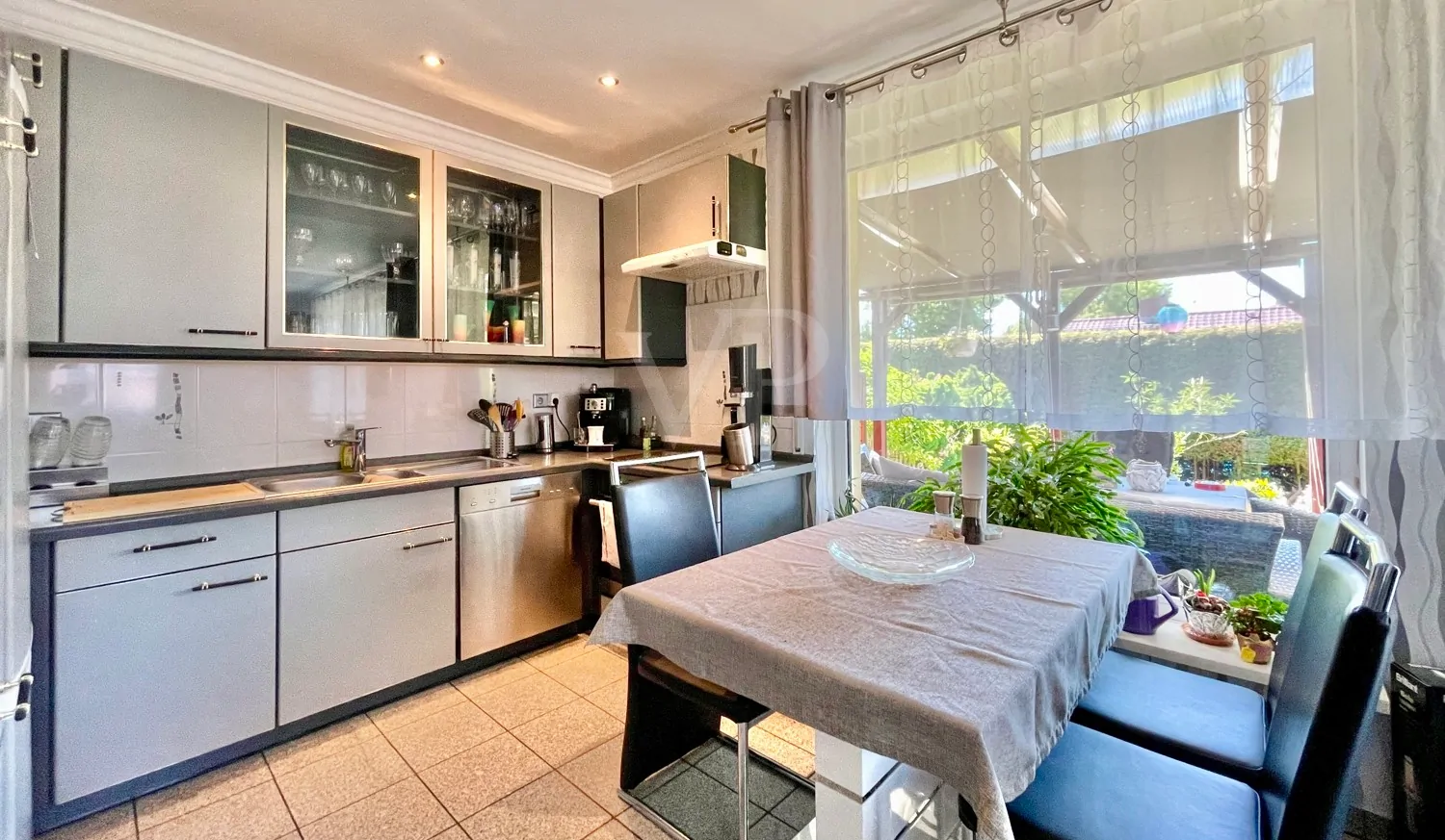 Küche mit Essbereich EG