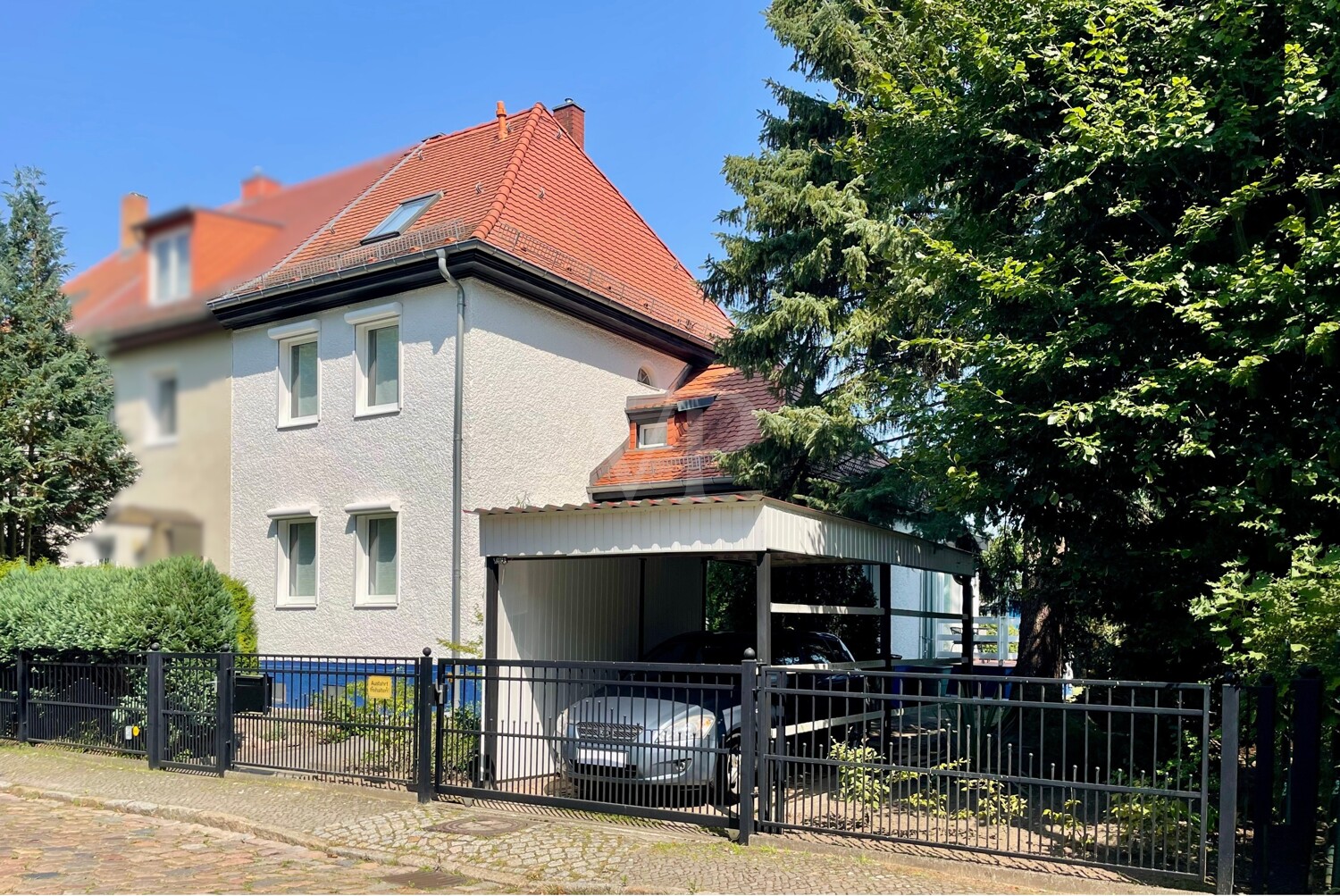 Straßenansicht