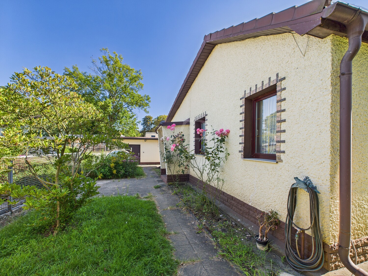 Weg zum Hauseingang