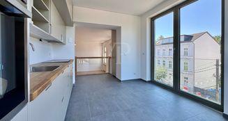 von_poll_real_estate_property_250680353OG_image_11