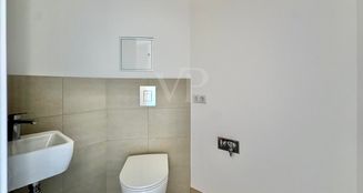 von_poll_real_estate_property_250680353OG_image_8