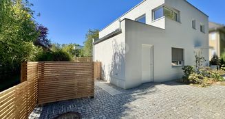 von_poll_real_estate_property_25068036_image_0