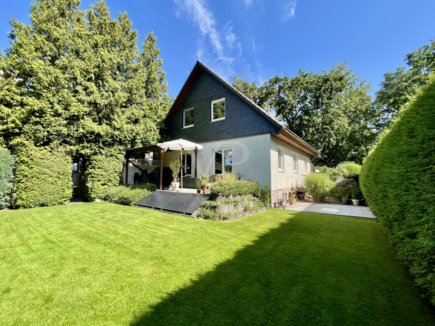 Rückansicht mit Garten