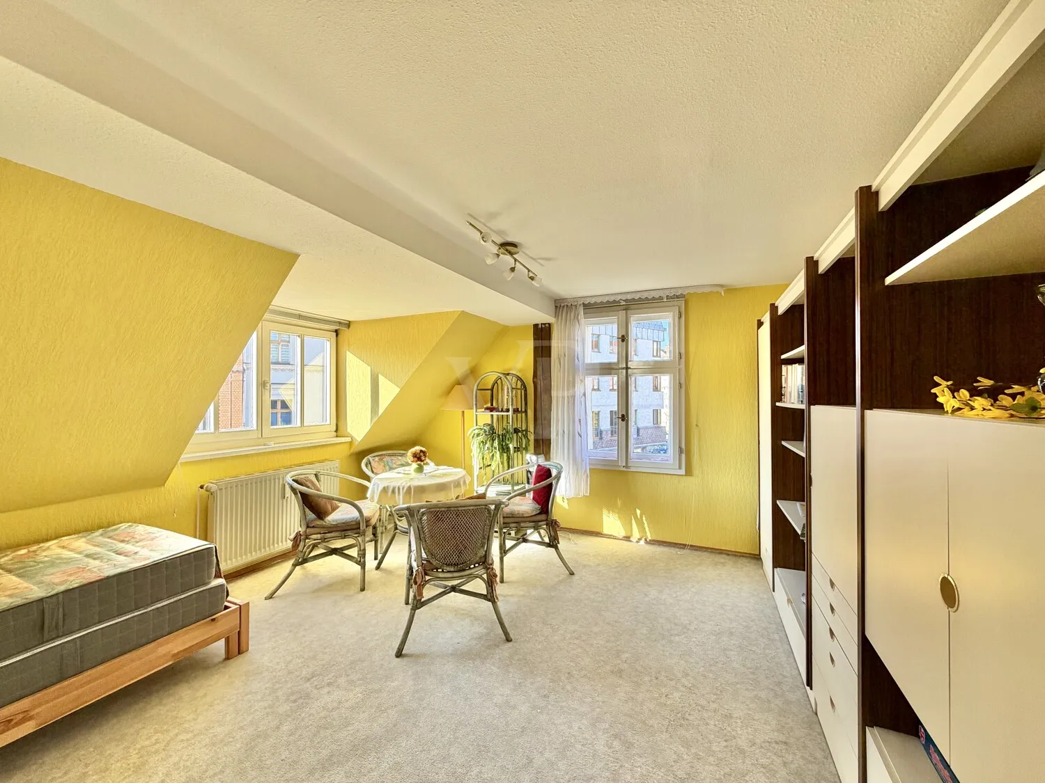 Wohnnung lll Zimmer ll DG