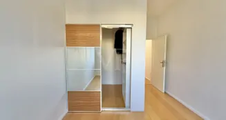 von_poll_real_estate_property_25068055WE36_image_7