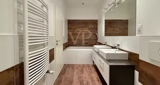 von_poll_real_estate_property_25068055WE36_image_8