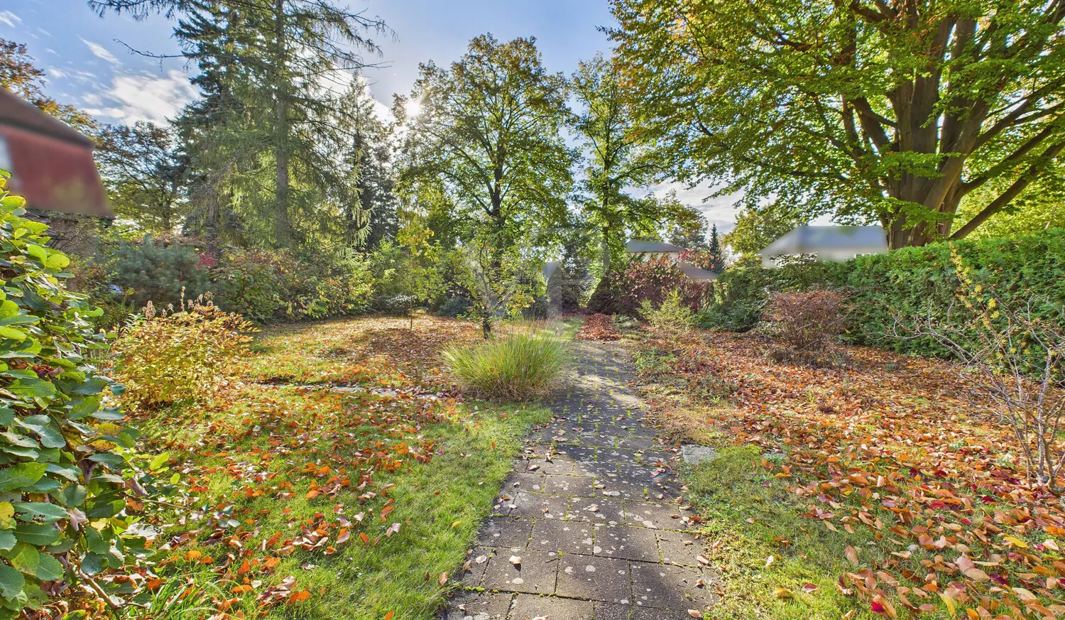 Weg vom Haus zur Straße