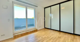 von_poll_real_estate_property_25068061WE42_image_3