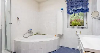 von_poll_real_estate_property_25068056_image_24