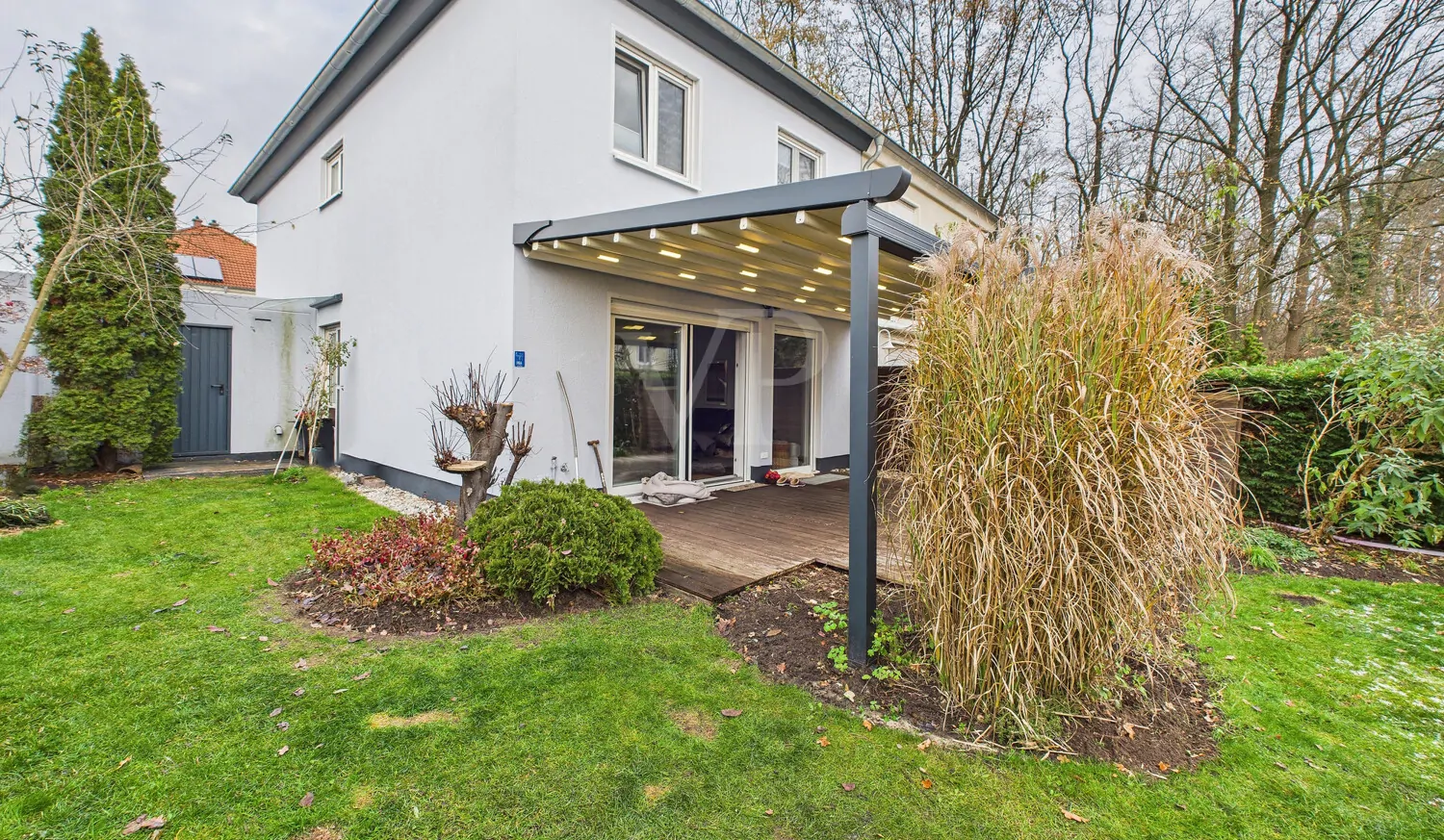 Hausansicht vom Garten