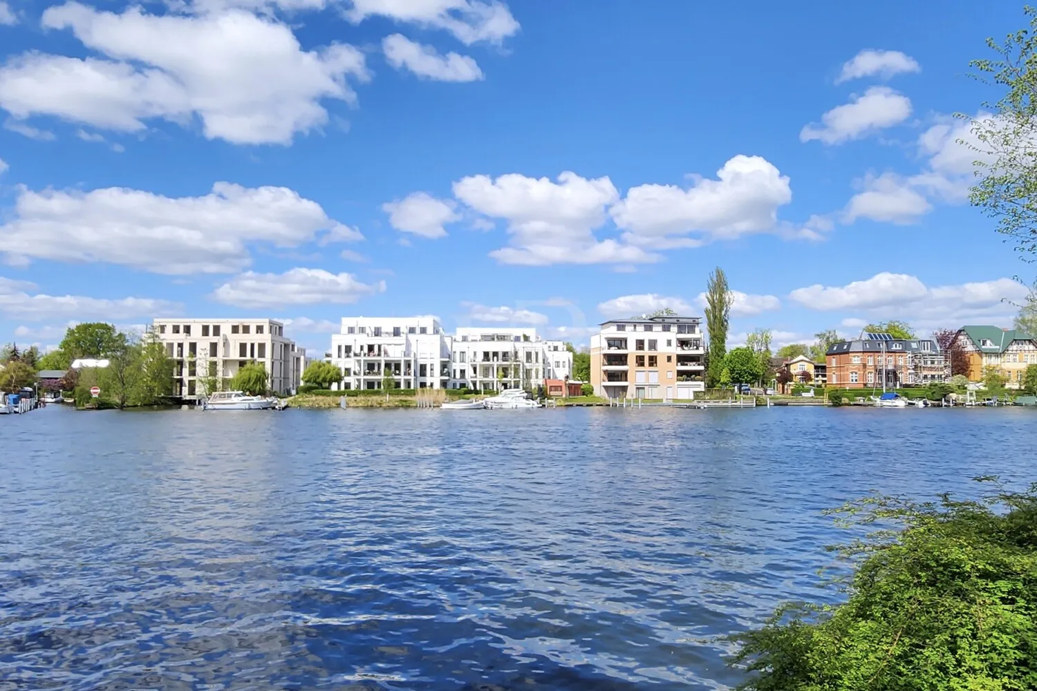 Blick vom anderen Ufer