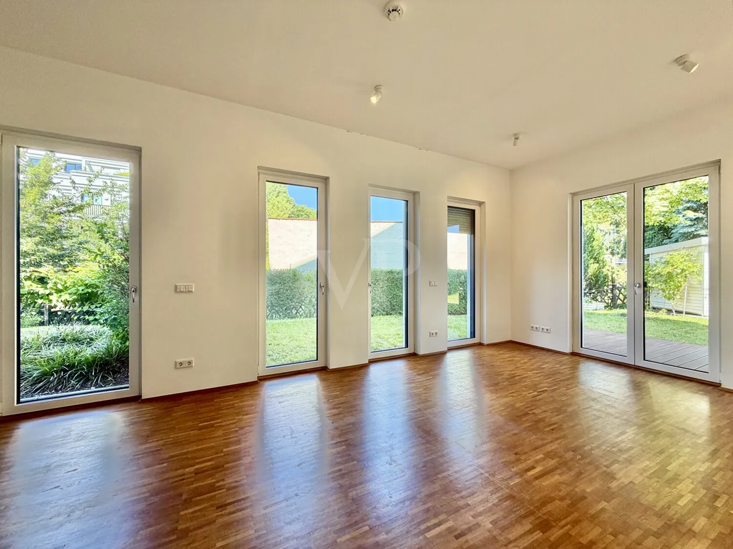 Wohnbereich mit Gartenblick