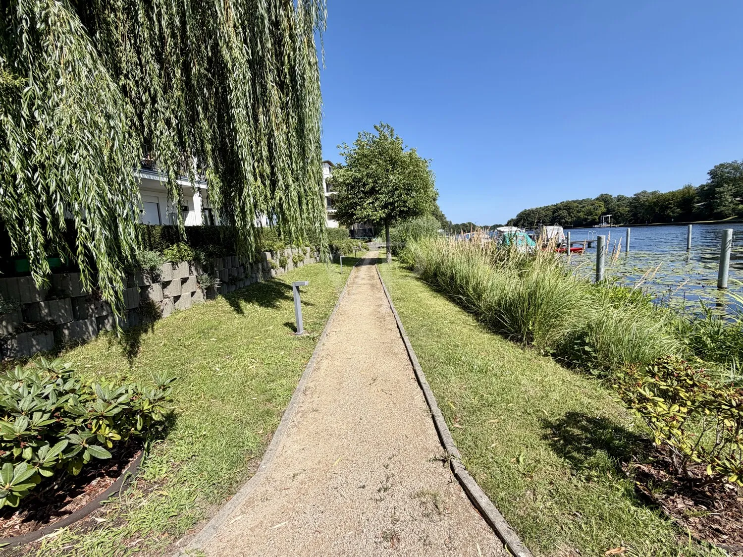 privater Uferweg