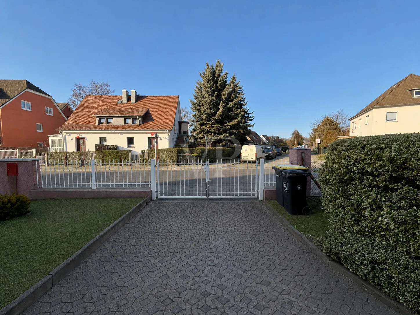 Zufahrt Garage