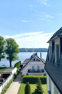 Balkon mit Wasserblick