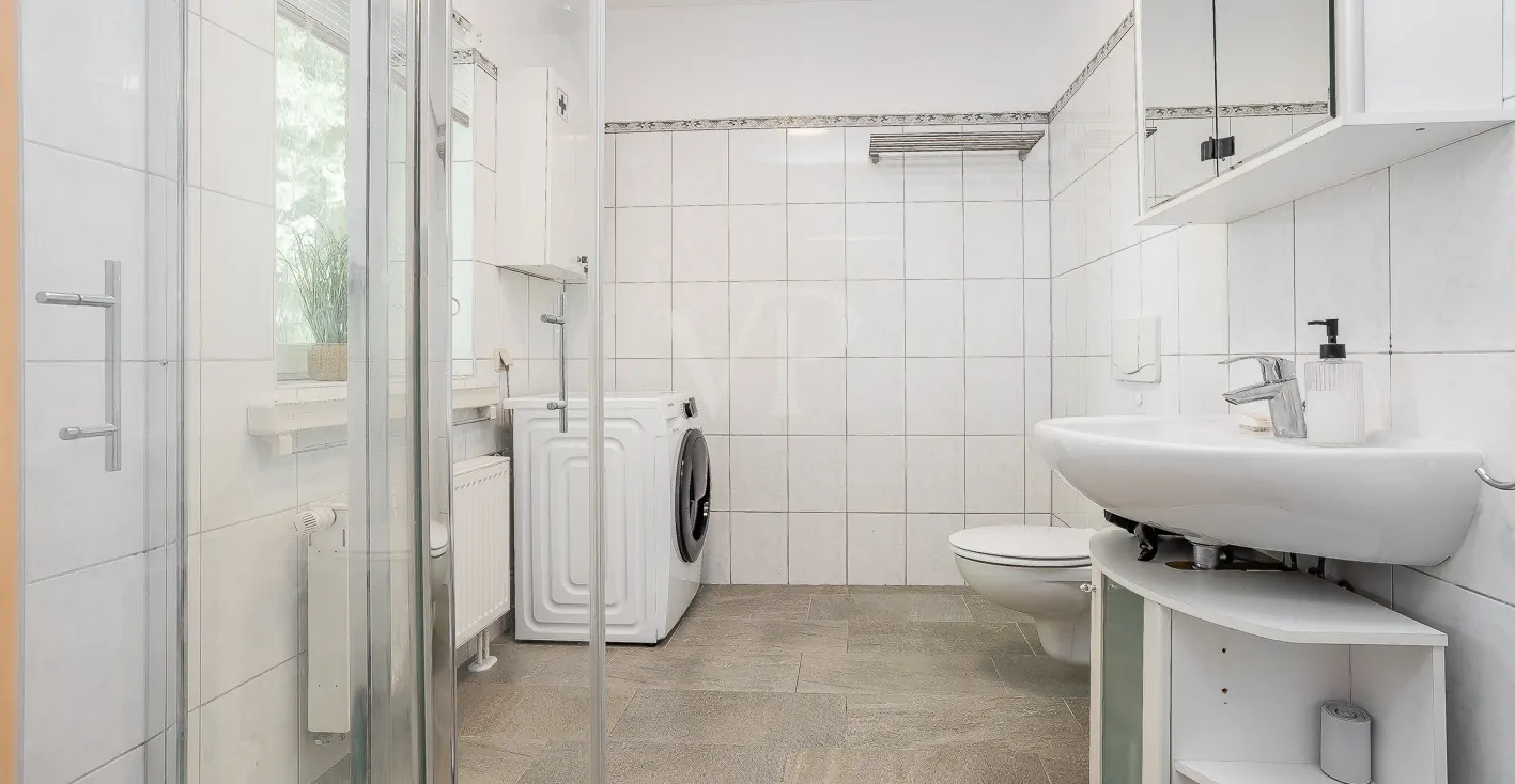 Einliegerwohnung Bad EG