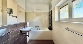 von_poll_real_estate_property_25068007_image_12