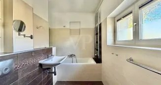 von_poll_real_estate_property_25068007_image_12