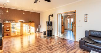 von_poll_real_estate_property_25068027_image_2