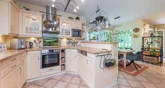 von_poll_real_estate_property_25095026_image_7