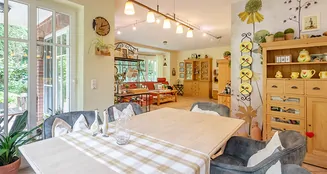 von_poll_real_estate_property_25095026_image_9