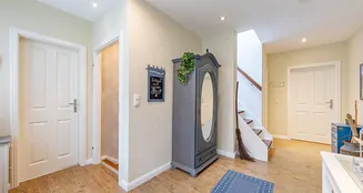 von_poll_real_estate_property_25095026_image_20