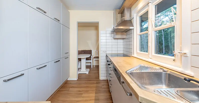 Küche mit Ess-Nische