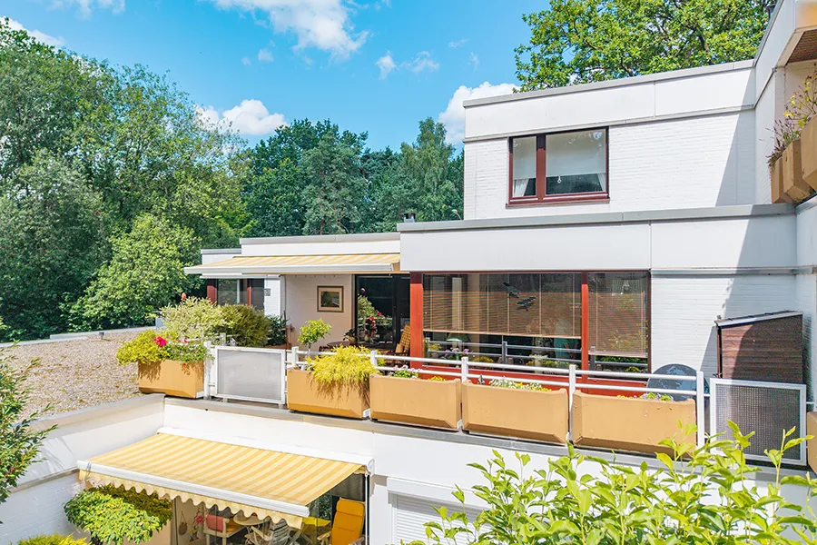 Helle Terrassenwohnung im Bungalowstil mit Logenblick ins Grüne