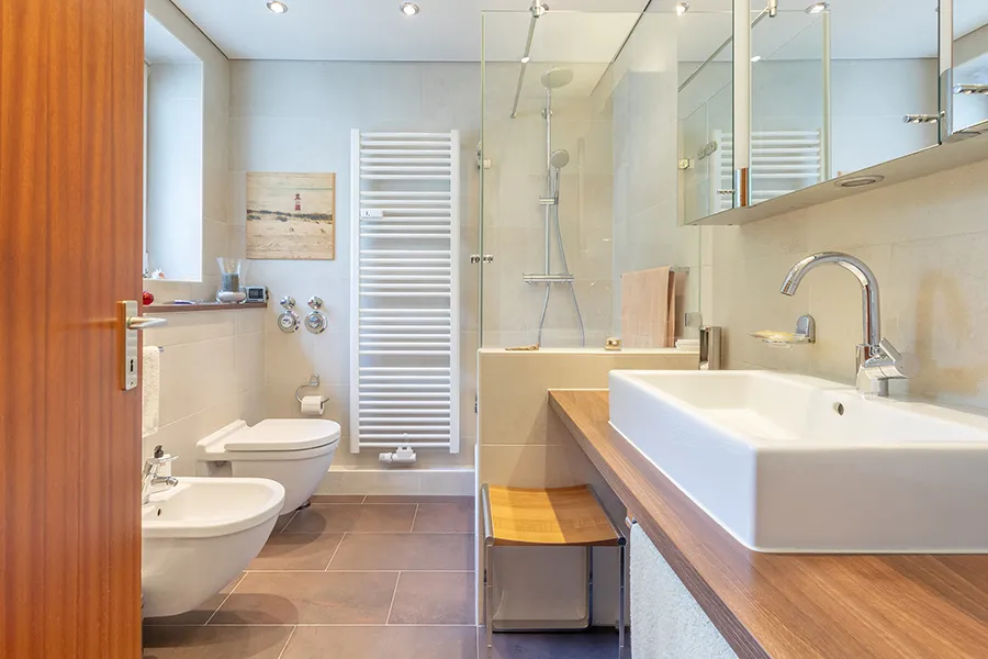 neuwertiges Badezimmer
