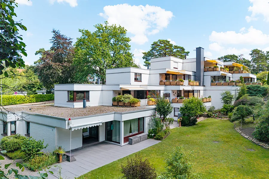 Helle Terrassenwohnung im Bungalowstil mit Logenblick ins Grüne