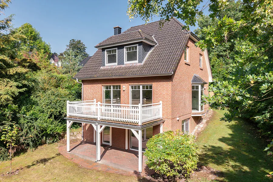 Familienoase mit fünf Zimmern und geschütztem Garten