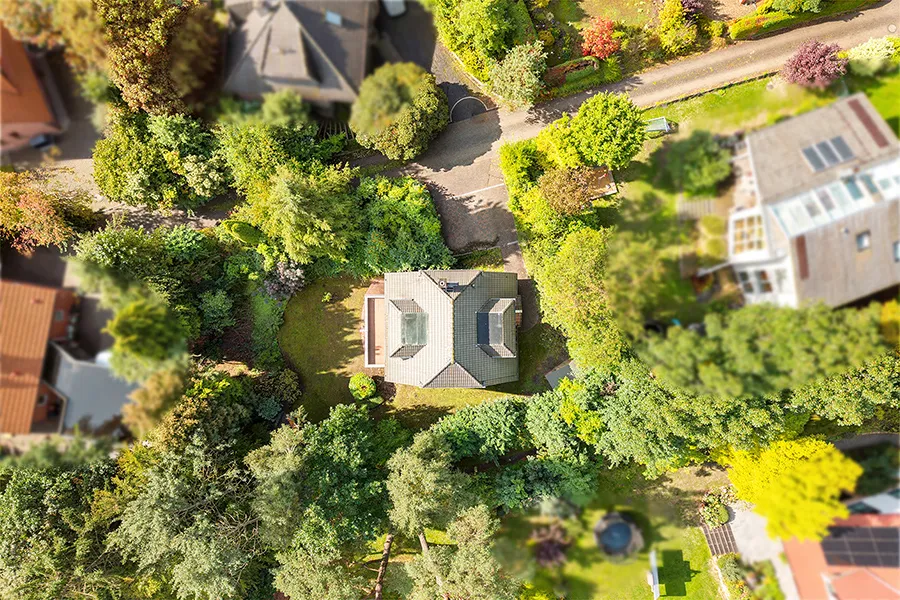 Familienoase mit fünf Zimmern und geschütztem Garten