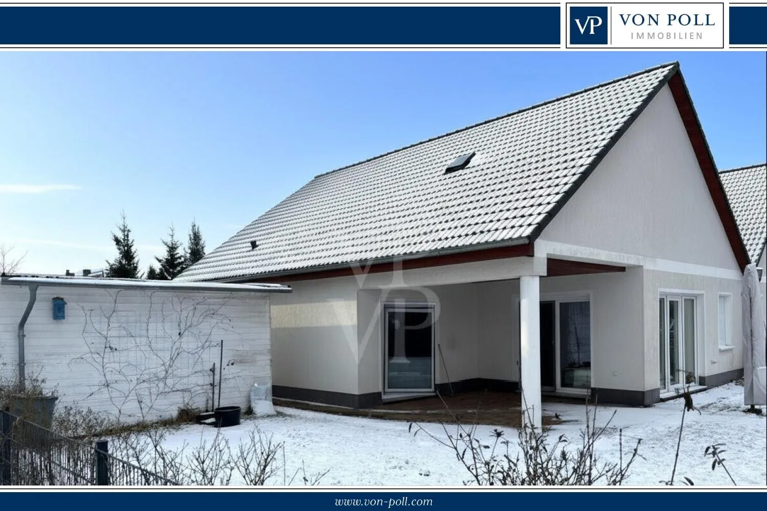 Blick auf die überdachte Terrasse