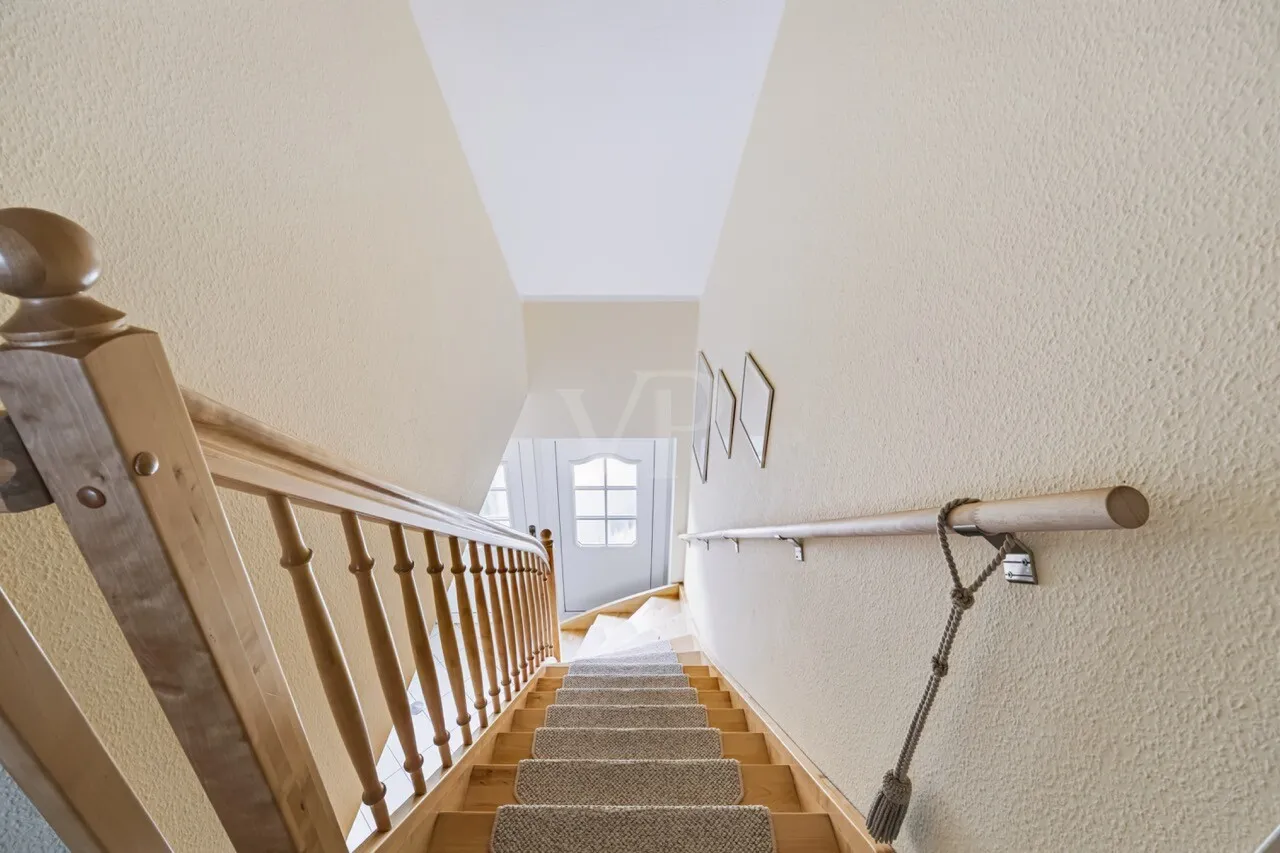 Treppe ins Obergeschoss