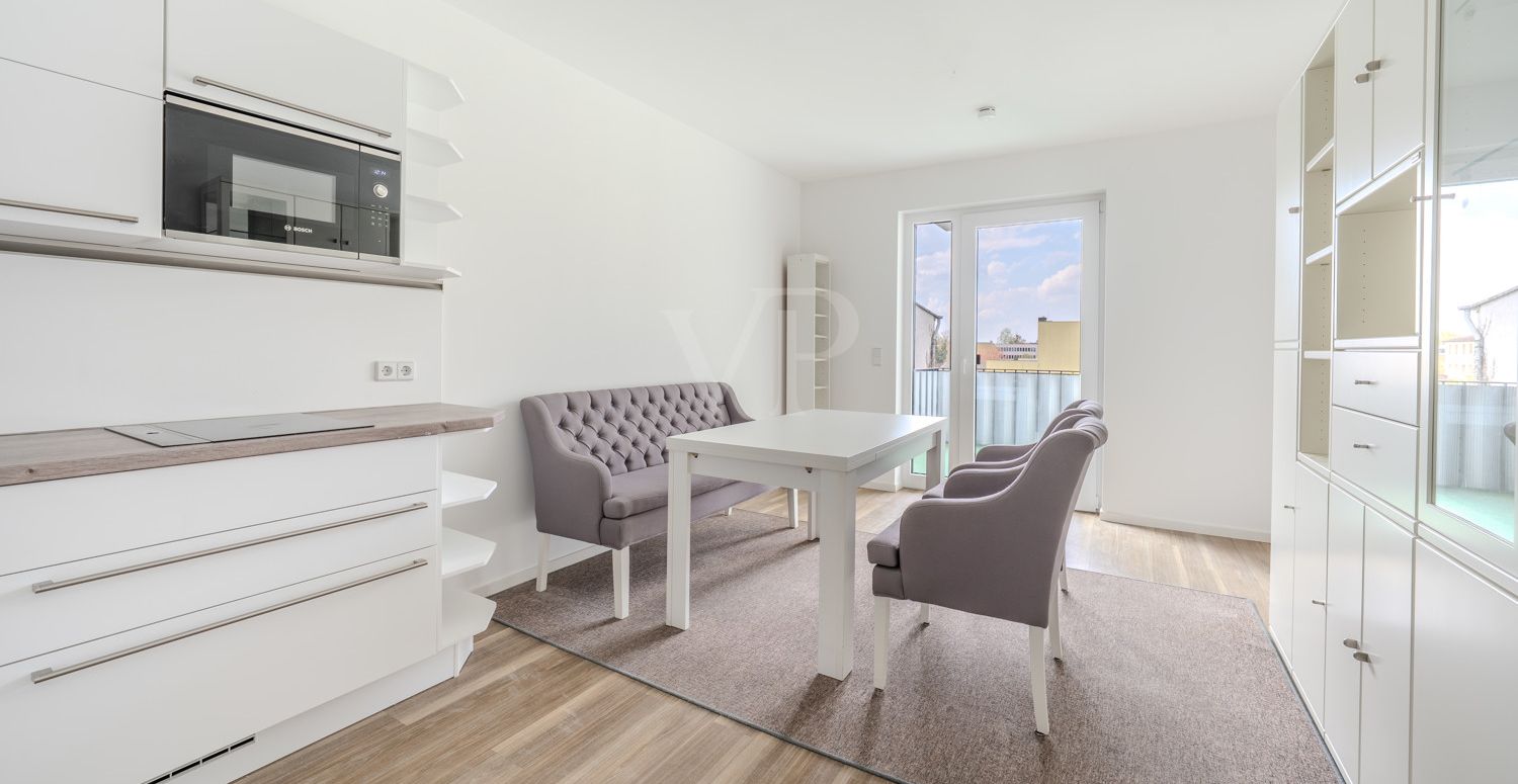 Wohnzimmer mit Balkon