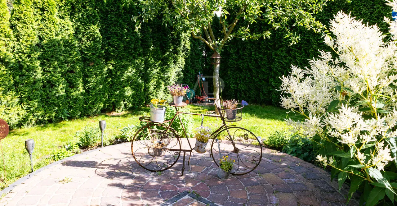 Freisitz / Außenanlage