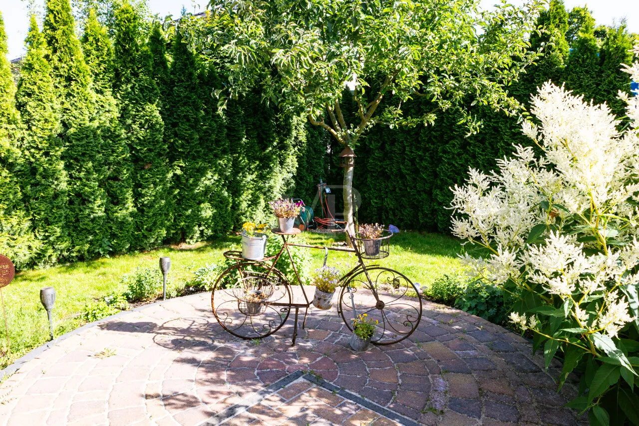Freisitz / Außenanlage